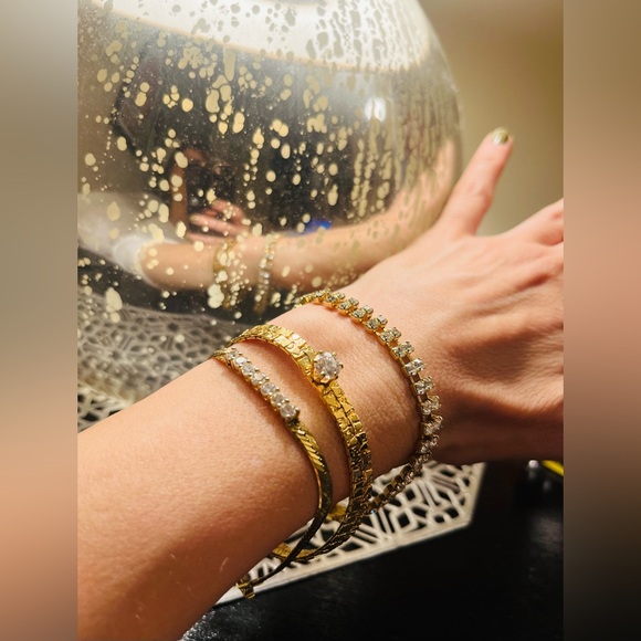 Vintage 3 Bracelet Bundle 💛 Beautiful Shiny Gold & Diamond Look - Picture 3 of 9